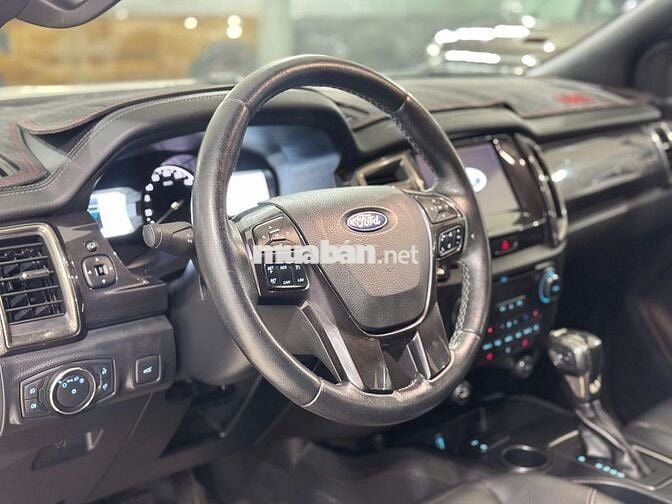 BÁN XE FORD EVEREST TITANIUM 4x2 2018