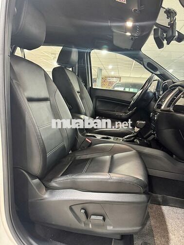 BÁN XE FORD EVEREST TITANIUM 4x2 2018