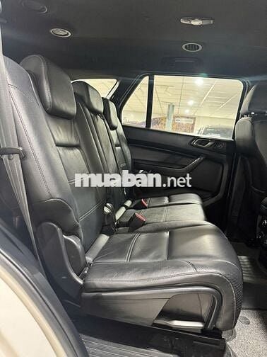 BÁN XE FORD EVEREST TITANIUM 4x2 2018