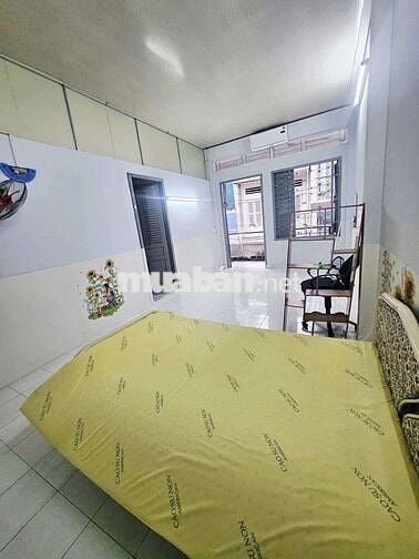 Nhà hẻm xe tải khu Bùi Phát, Lê Văn Sỹ quận 3