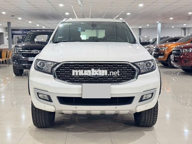 BÁN XE FORD EVEREST TITANIUM 4x2 2018