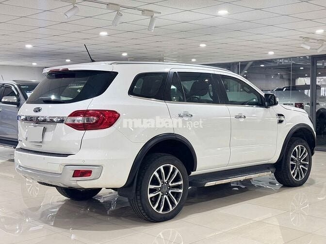 BÁN XE FORD EVEREST TITANIUM 4x2 2018