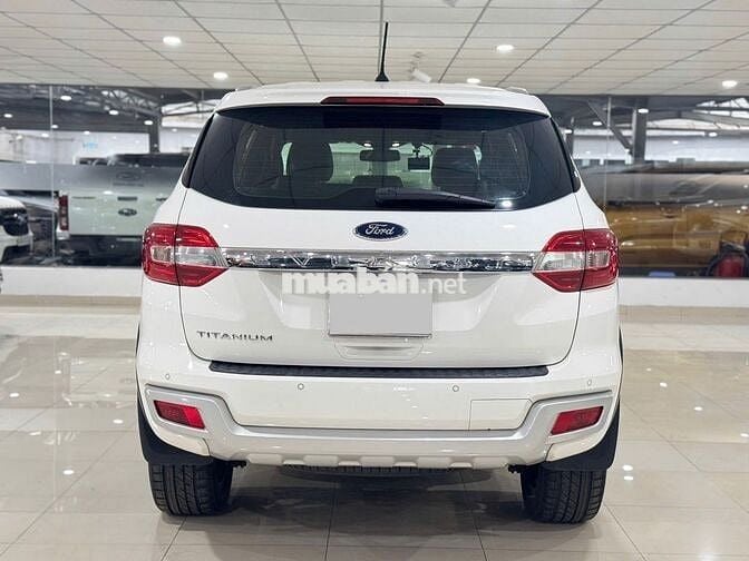 BÁN XE FORD EVEREST TITANIUM 4x2 2018