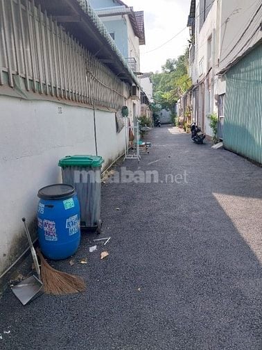 Bán nhà đường số 9 Linh Trung gần trường ĐH Sư Phạm Kỹ Thuật, nhà mới