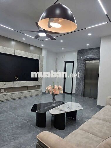 HƠN 7 TỶ NHÀ ĐẸP 6 TẦNG THANG MÁY 40M MẶT TIỀN RỘNG GẦN ĐƯỜNG CỔ LINH