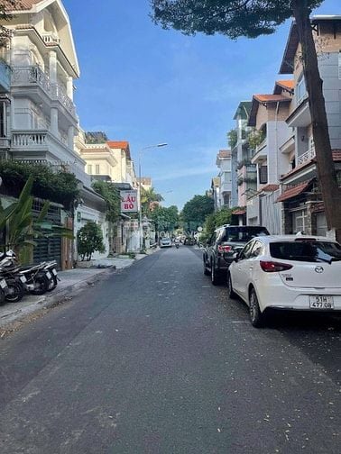 MẶT TIỀN ĐƯỜNG HOA PHÚ NHUẬN CHỈ 5,45 TỶ . ĐANG CHO THUÊ 27TR / THÁNG