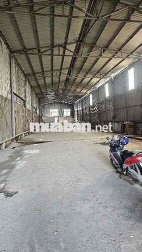 Kho xưởng 800m2  MT đường Phan Văn Hớn  , đường xe cont chạy