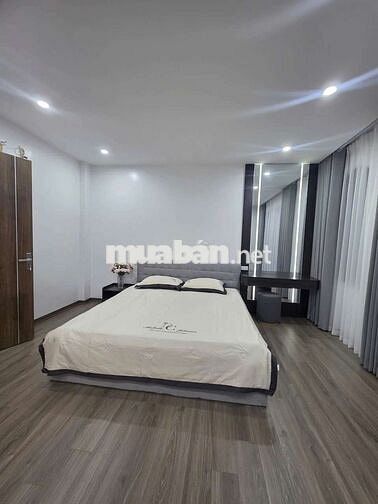 HƠN 7 TỶ NHÀ ĐẸP 6 TẦNG THANG MÁY 40M MẶT TIỀN RỘNG GẦN ĐƯỜNG CỔ LINH