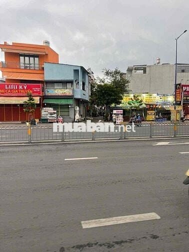 nhà căn hộ dịch vụ 3 tầng ngay tên lửa mới