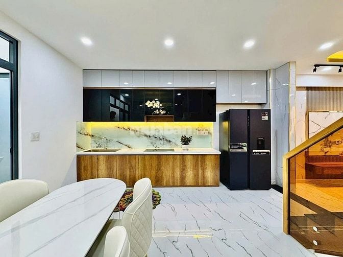 Nhà đẹp như biệt thự ngay Trần Xuân Soạn - Q7, 2tỷ8, 72m2 cho thuê tốt