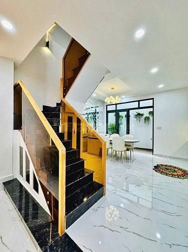 Nhà đẹp như biệt thự ngay Trần Xuân Soạn - Q7, 2tỷ8, 72m2 cho thuê tốt