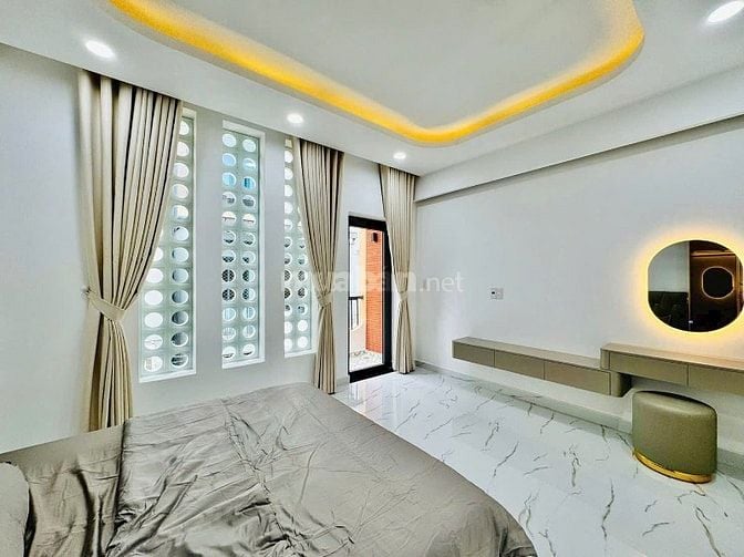 Nhà đẹp như biệt thự ngay Trần Xuân Soạn - Q7, 2tỷ8, 72m2 cho thuê tốt