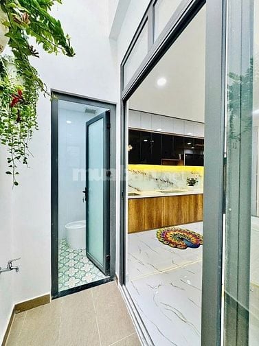 Nhà đẹp như biệt thự ngay Trần Xuân Soạn - Q7, 2tỷ8, 72m2 cho thuê tốt