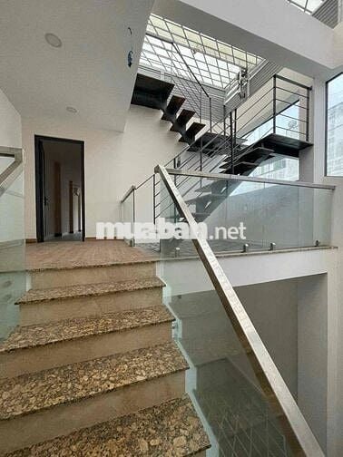 Cho thuê nhà mặt tiền Cao Thắng Q3, giá chỉ 30tr