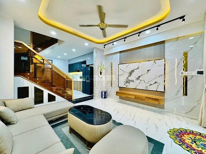Nhà đẹp như biệt thự ngay Trần Xuân Soạn - Q7, 2tỷ8, 72m2 cho thuê tốt