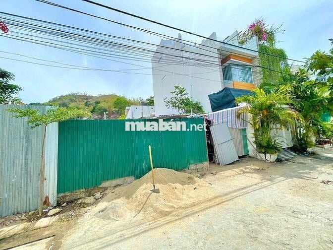 Cần bán 2 lô đất liền kề cách biển 200m , phường Bắc Nha Trang giá tốt