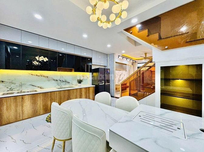 Nhà đẹp như biệt thự ngay Trần Xuân Soạn - Q7, 2tỷ8, 72m2 cho thuê tốt