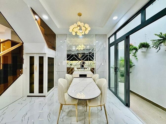 Nhà đẹp như biệt thự ngay Trần Xuân Soạn - Q7, 2tỷ8, 72m2 cho thuê tốt