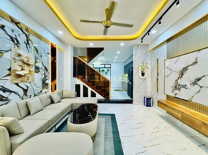Nhà đẹp như biệt thự ngay Trần Xuân Soạn - Q7, 2tỷ8, 72m2 cho thuê tốt