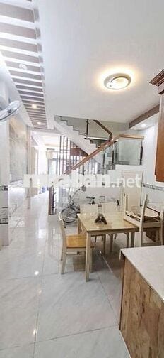 Nhà 1 lầu 2PN, SHR, Hiệp thành 13 HXH, Gần chợ, Trường học, bệnh viện.