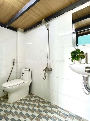 CHO THUÊ CĂN HỘ GÁC LỬNG CỬA SỔ TRỜI FULL NỘI THẤT NGAY HẠNH THÔNG TÂY