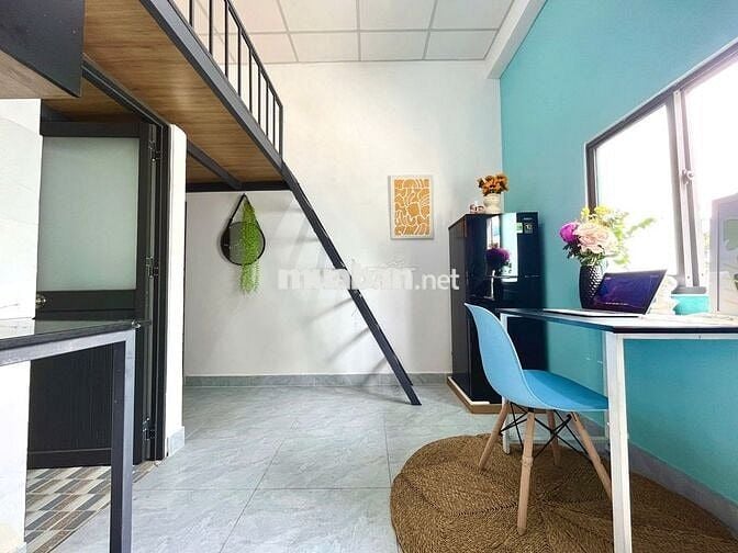 CHO THUÊ CĂN HỘ GÁC LỬNG CỬA SỔ TRỜI FULL NỘI THẤT NGAY HẠNH THÔNG TÂY