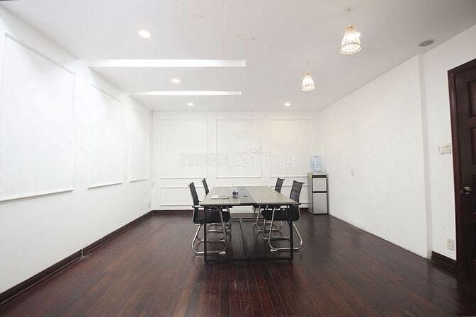 Giá 5$/m2 Cho 252m2 - Có sẵn 7P làm việc - Ngay Nguyễn Văn Trỗi Q. PN
