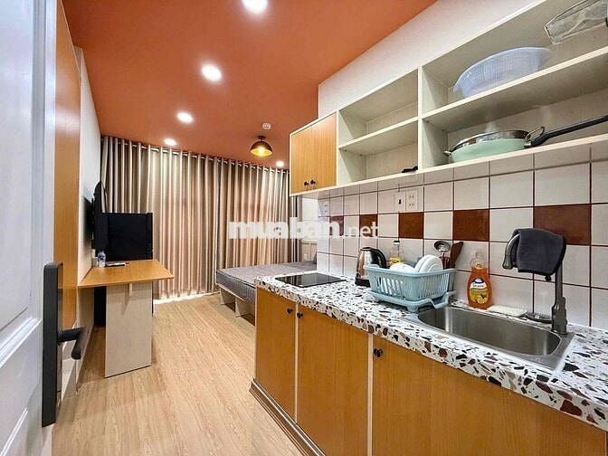 Cho Thuê CHDV Ngay Phan Xích Long_Cạnh Trườn Sa_Máy Giặt Riêng_Balcony