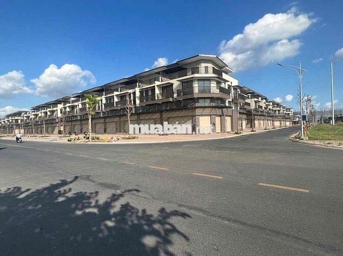 Shophouse 1 trệt 1 lững 2 lầu kdc nam long 2 kế hồ cảnh quan