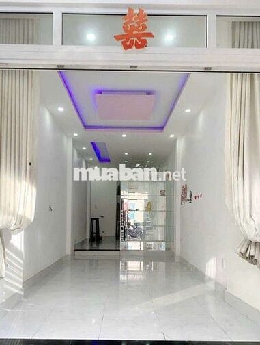 Cho thuê nhà đẹp hẻm xe hơi CMT8, p10. Q3.