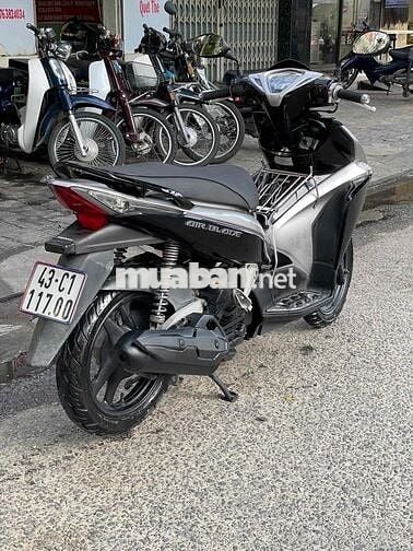 Honda Airblade đầu to phun xăng điện tử