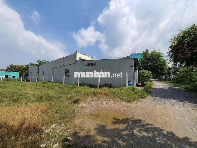 Chủ bán 192m2 đất thổ ở Thị Trấn Củ Chi - Giá 600tr - Cách QL22 500M