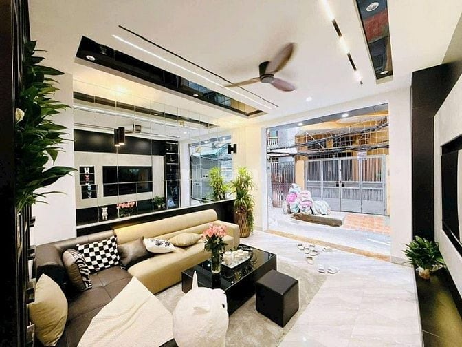 Bán nhà phố Phương Mai ô tô qua nhà kinh doanh, Dt 46m2, 4t, mt 4.1m.
