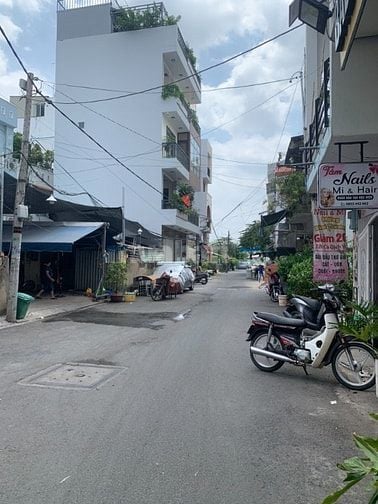 Nhà nở Hậu gần dự án cầu Nguyễn Khoái, Dt 5x12m