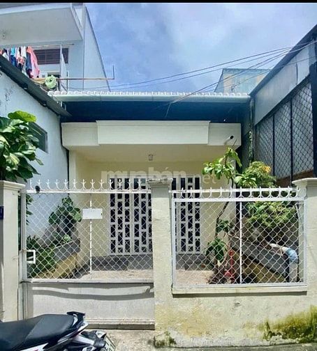 cần bán gấp căn nhà 139m2 ở Bà Điểm - Hóc Môn giá 790 triệu.
