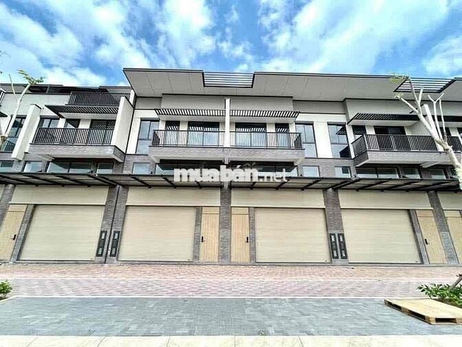 Shophouse 1 trệt 1 lững 2 lầu kdc nam long 2 kế hồ cảnh quan