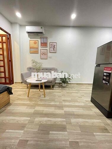3 bước chân ra phố đi bộ Nguyễn Huệ. BITEXCO. chợ bến thannf. metro