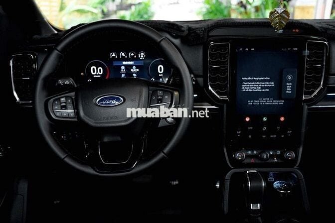 Ford Everest 2025 Titanium 2.0L 4x2 AT - 1000 km