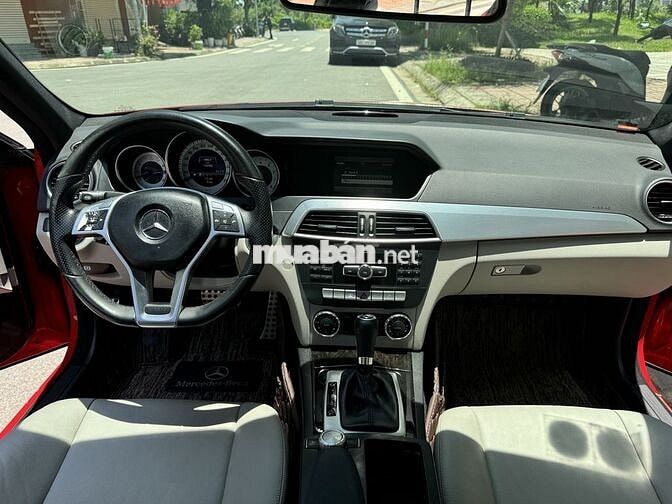Mercedes Benz C Class 2012 C300 AMG siêu mới