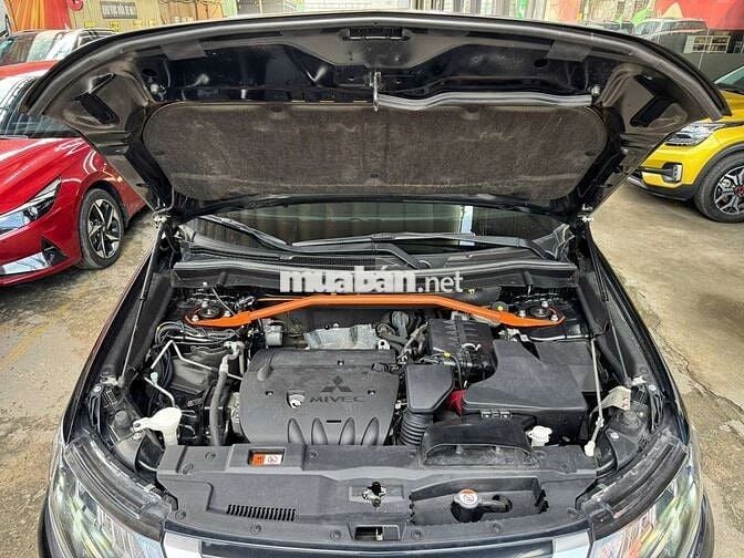 Mitsubishi Outlander 2020 Premium 2.4L,màu đen,1v2