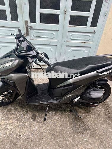 Vario 150 mới keng cần tiền nên bán
