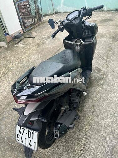 Vario 150 mới keng cần tiền nên bán