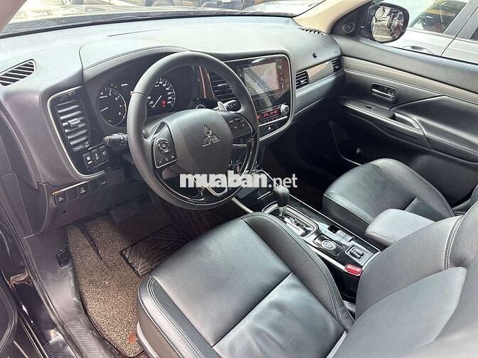 Mitsubishi Outlander 2020 Premium 2.4L,màu đen,1v2