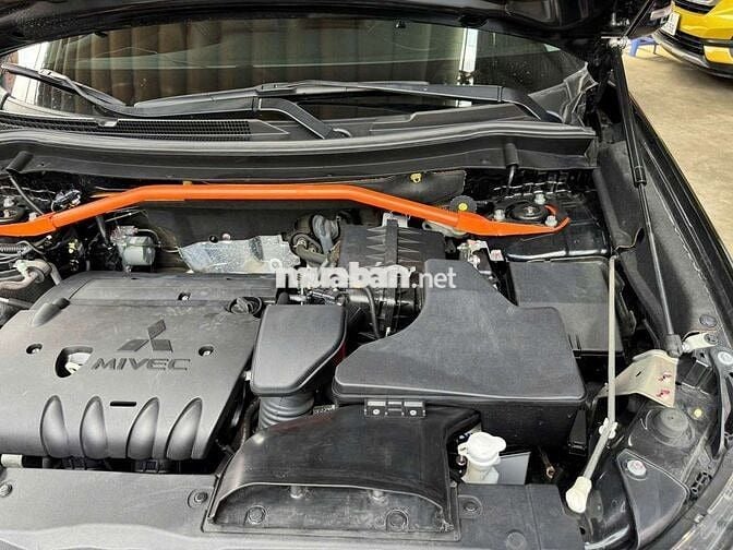 Mitsubishi Outlander 2020 Premium 2.4L,màu đen,1v2