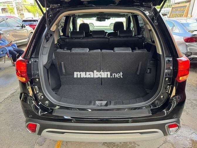 Mitsubishi Outlander 2020 Premium 2.4L,màu đen,1v2