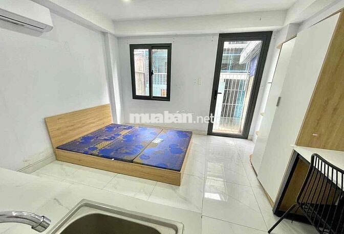 PHÒNG 30M2,CỬA SỔ SÂN PHƠI ĐỒ THOÁNG GẦN VẠN HẠNH MALL, ĐH HUFLIT Q10