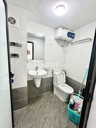 Căn Studio 35m2 Có gác xép. Full đồ ban công, máy giặt tại Cầu Giấy