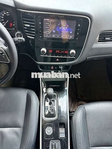 Mitsubishi Outlander 2020 Premium 2.4L,màu đen,1v2