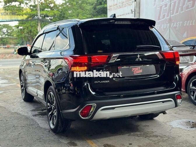 Mitsubishi Outlander 2020 Premium 2.4L,màu đen,1v2