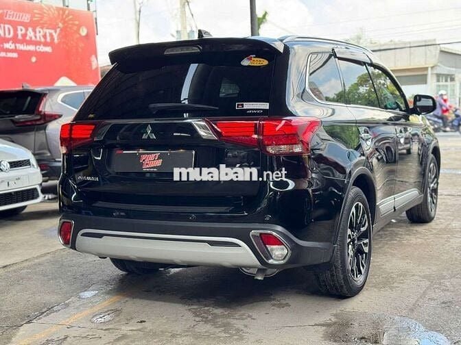 Mitsubishi Outlander 2020 Premium 2.4L,màu đen,1v2